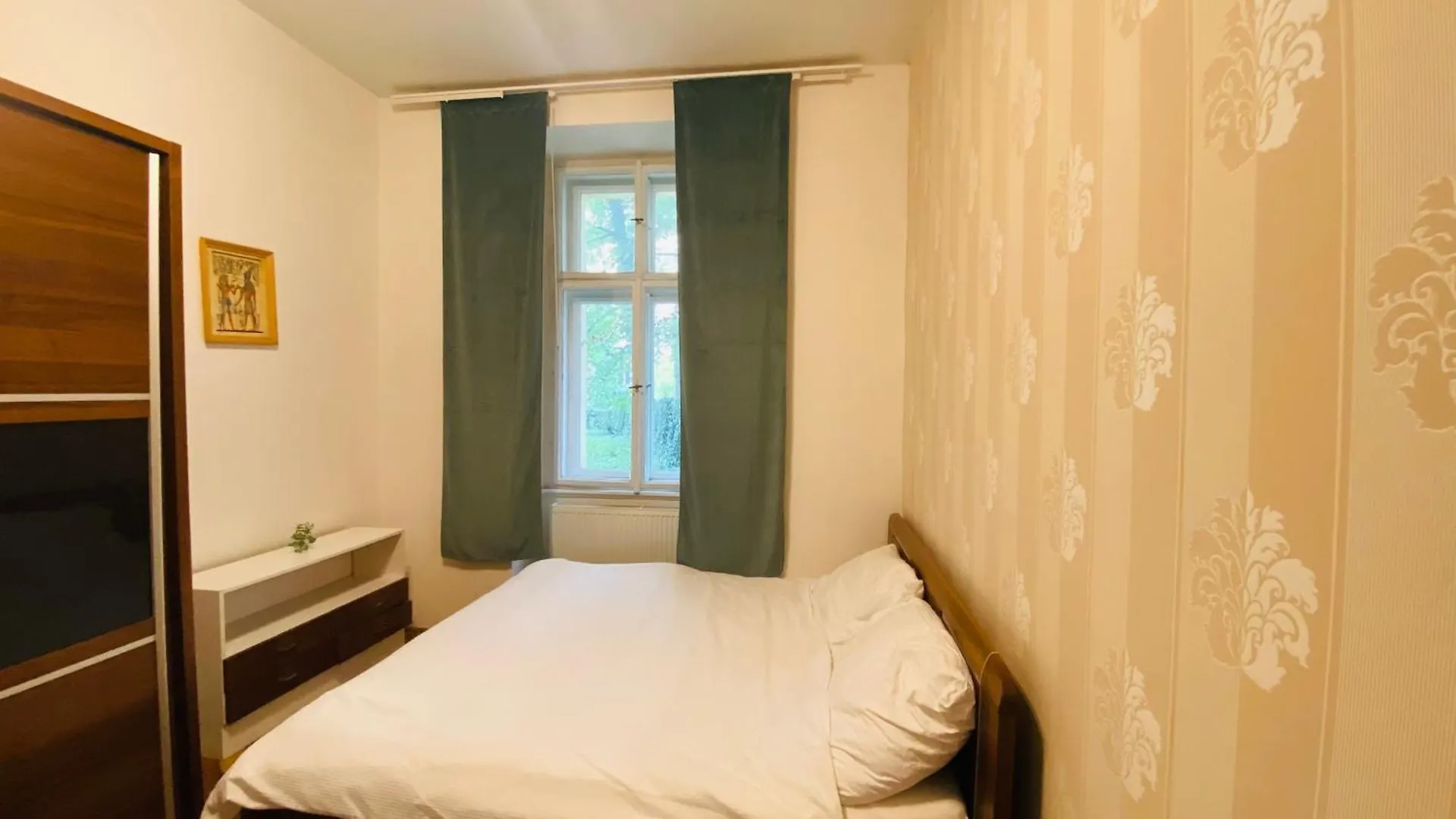 Hotel Apartment In Square Praha 2 0*, Praga Czechy
