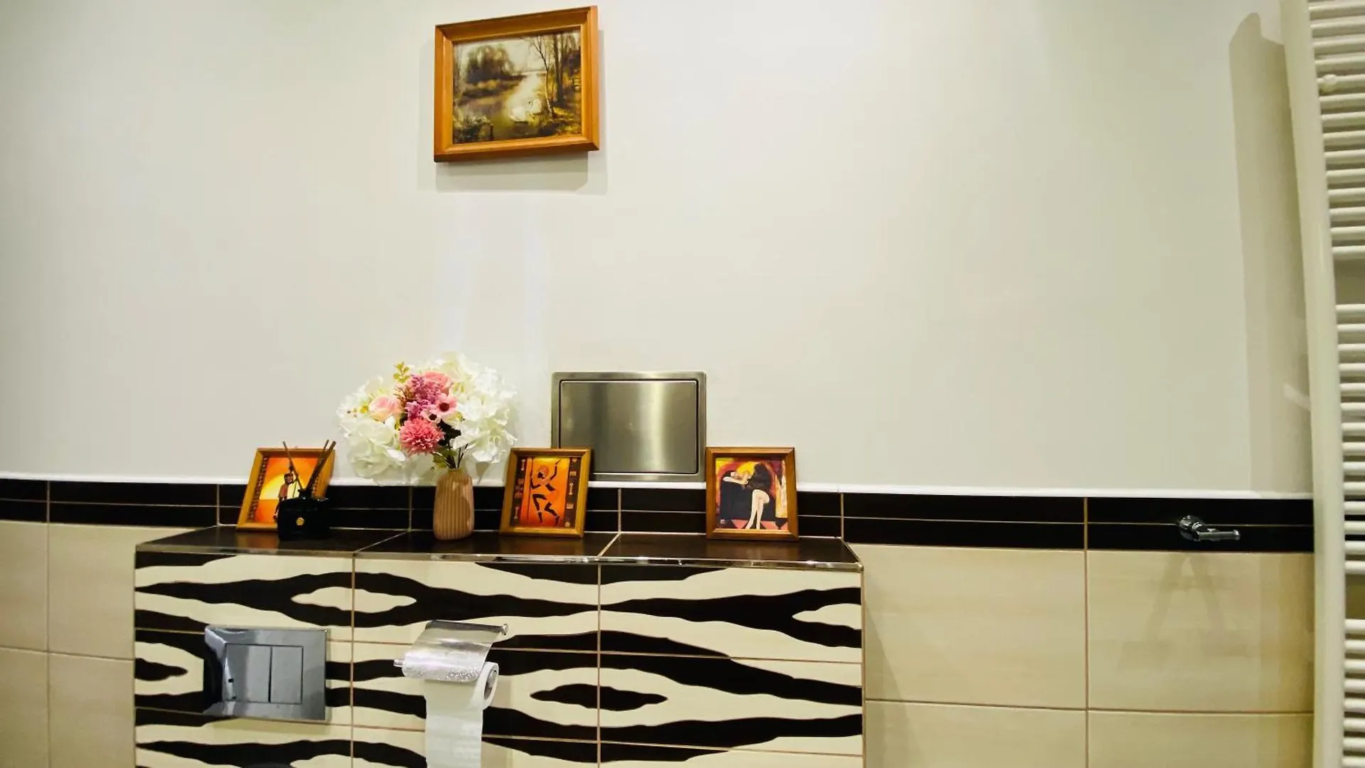Hotel Apartment In Square Praha 2